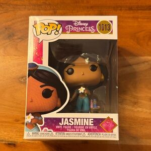 Disney Princess Jasmine Vinyl Figure with Blue and Gold Outfit